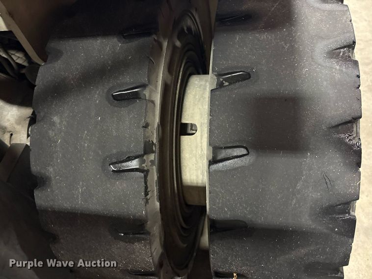 image for item DY0742 2016 UniCarriers PF80YLP forklift