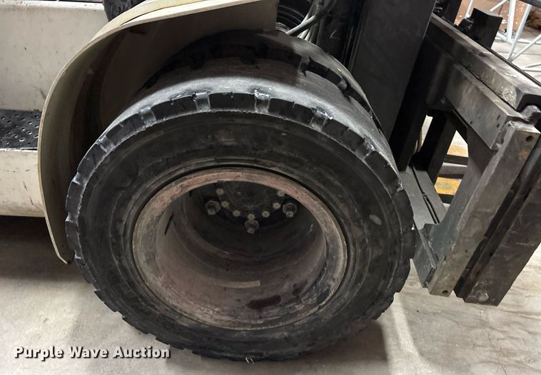 image for item DY0742 2016 UniCarriers PF80YLP forklift