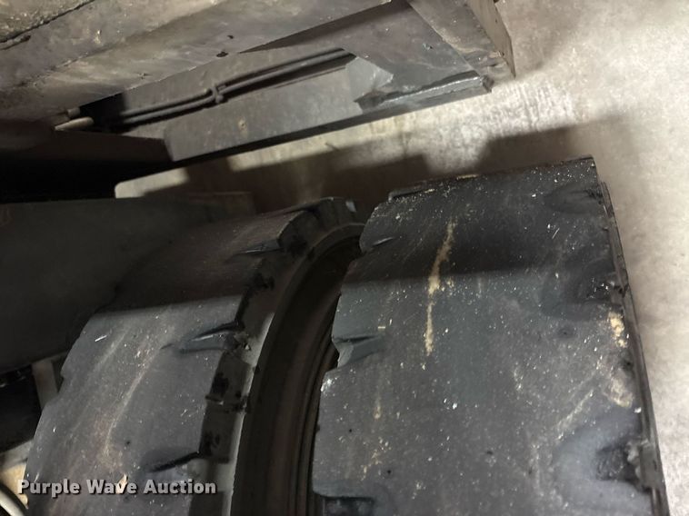 image for item DY0742 2016 UniCarriers PF80YLP forklift