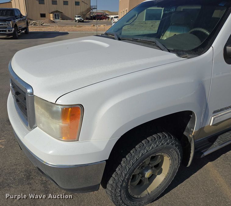 image for item DY0967 2011 GMC Sierra 1500 Crew Cab pickup truck