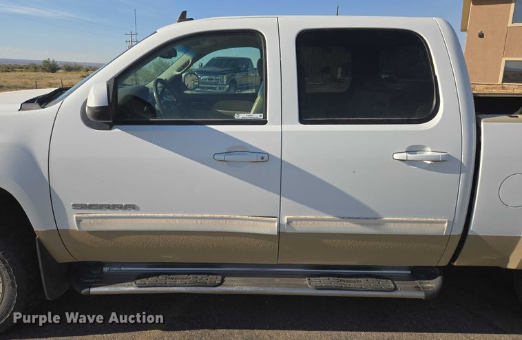 image for item DY0967 2011 GMC Sierra 1500 Crew Cab pickup truck