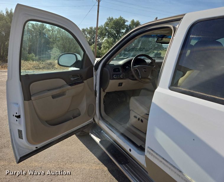 image for item DY0967 2011 GMC Sierra 1500 Crew Cab pickup truck