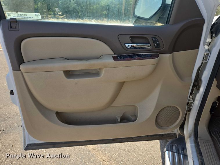 image for item DY0967 2011 GMC Sierra 1500 Crew Cab pickup truck