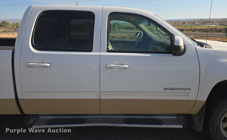 image for item DY0967 2011 GMC Sierra 1500 Crew Cab pickup truck