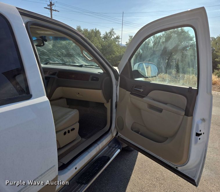 image for item DY0967 2011 GMC Sierra 1500 Crew Cab pickup truck