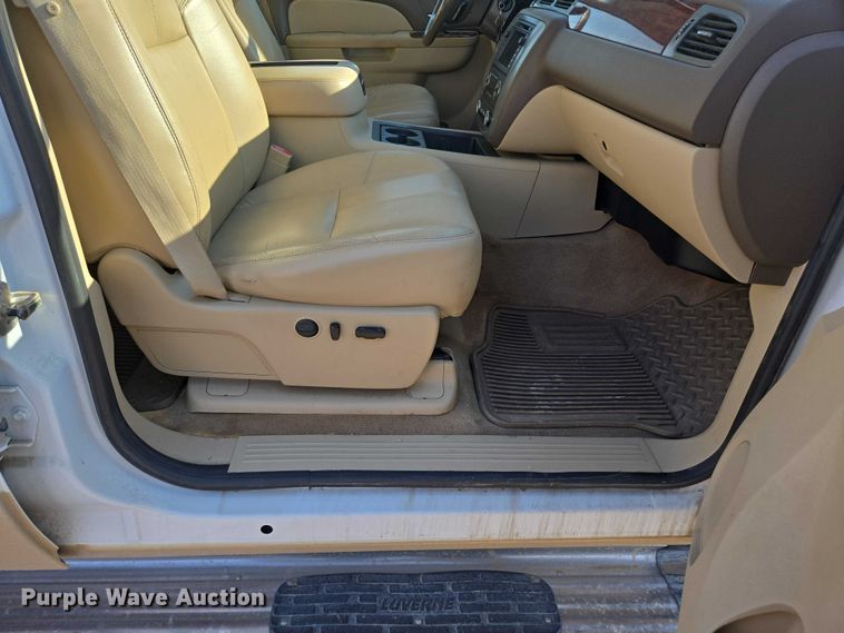 image for item DY0967 2011 GMC Sierra 1500 Crew Cab pickup truck