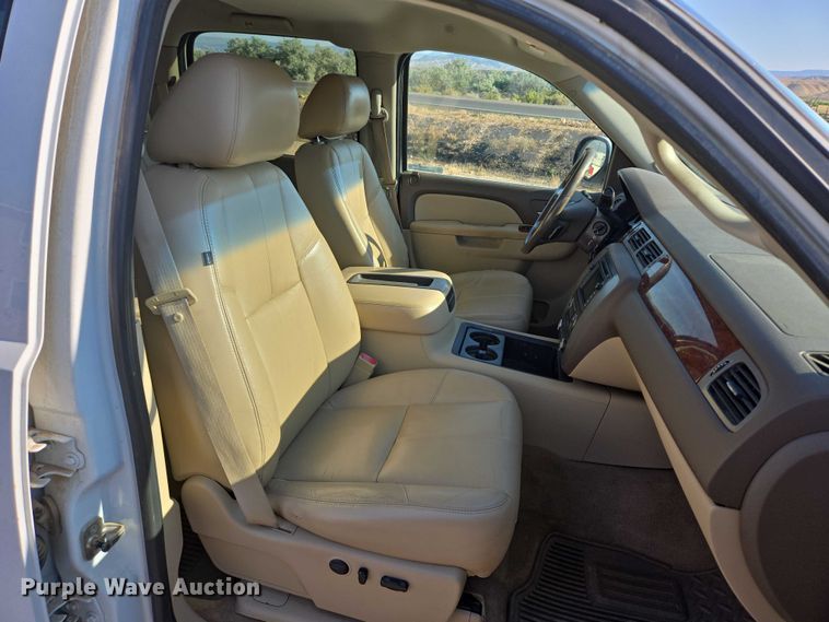 image for item DY0967 2011 GMC Sierra 1500 Crew Cab pickup truck