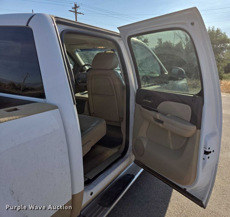 image for item DY0967 2011 GMC Sierra 1500 Crew Cab pickup truck