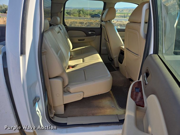 image for item DY0967 2011 GMC Sierra 1500 Crew Cab pickup truck