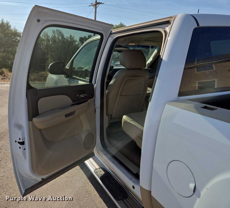 image for item DY0967 2011 GMC Sierra 1500 Crew Cab pickup truck