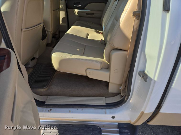 image for item DY0967 2011 GMC Sierra 1500 Crew Cab pickup truck