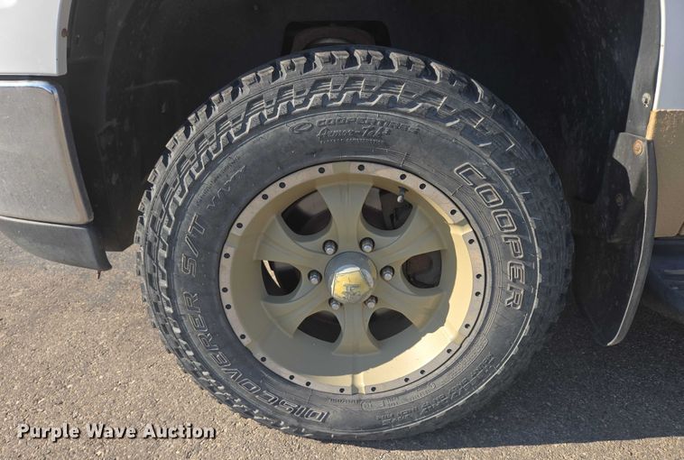 image for item DY0967 2011 GMC Sierra 1500 Crew Cab pickup truck