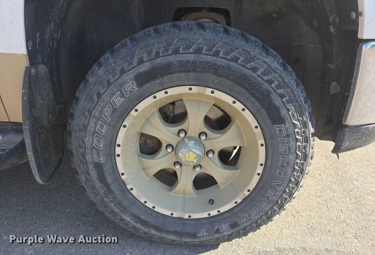 image for item DY0967 2011 GMC Sierra 1500 Crew Cab pickup truck