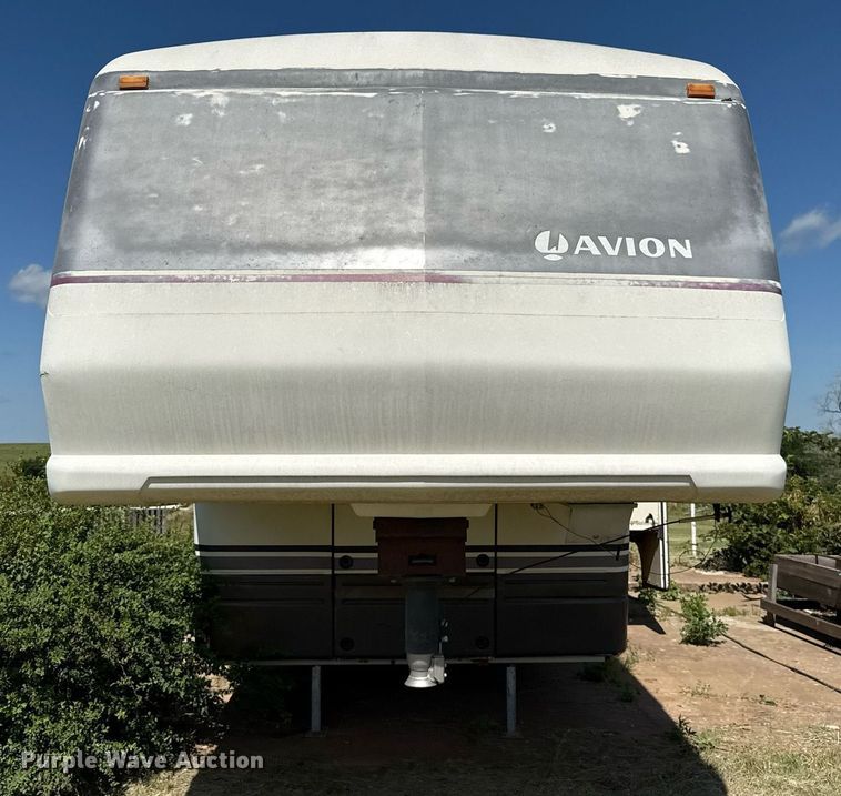image for item DZ8588 1993 Fleetwood Avion camper