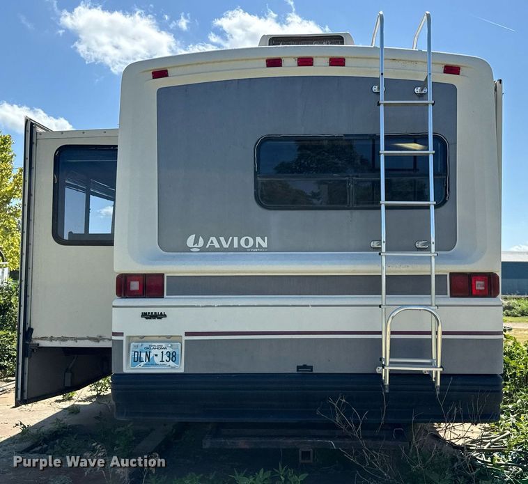 image for item DZ8588 1993 Fleetwood Avion camper
