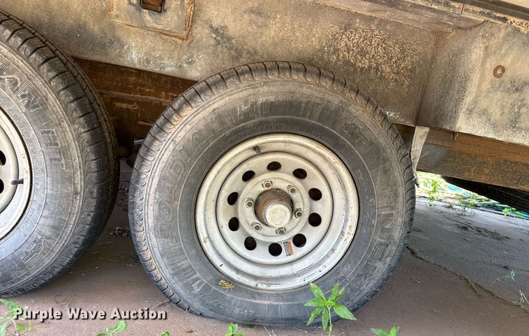 image for item DZ8588 1993 Fleetwood Avion camper