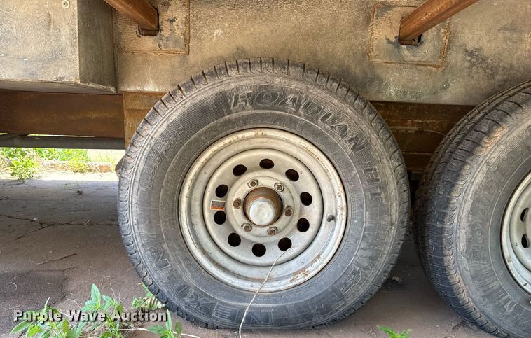 image for item DZ8588 1993 Fleetwood Avion camper