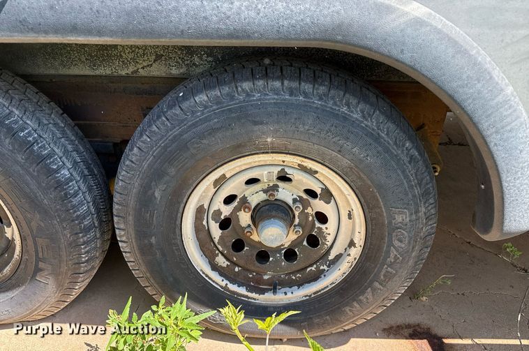 image for item DZ8588 1993 Fleetwood Avion camper