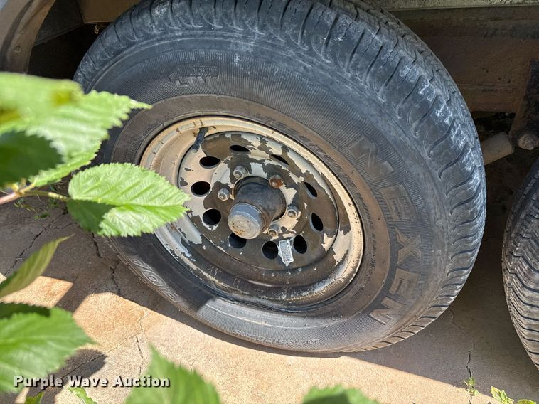 image for item DZ8588 1993 Fleetwood Avion camper