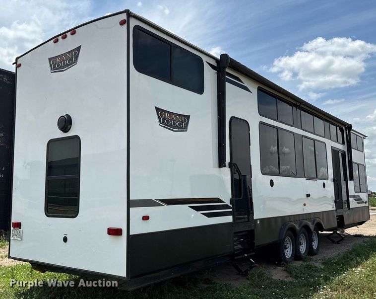 image for item DZ8619 2024 Forest River Wildwood Grand Lodge camper