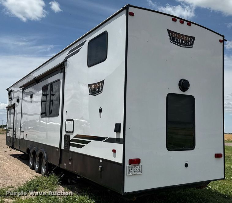 image for item DZ8619 2024 Forest River Wildwood Grand Lodge camper