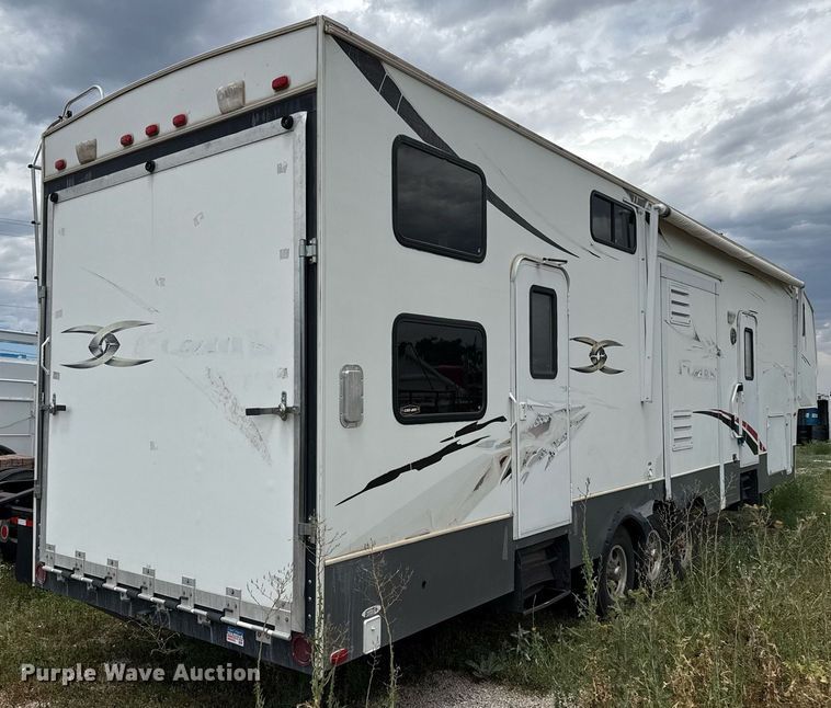 image for item DZ8687 2009 Keystone Fuzion 39309 camper