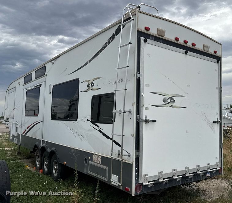 image for item DZ8687 2009 Keystone Fuzion 39309 camper