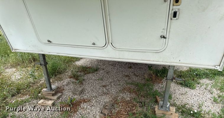 image for item DZ8687 2009 Keystone Fuzion 39309 camper