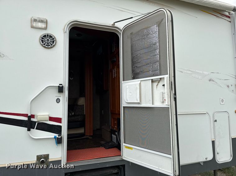 image for item DZ8687 2009 Keystone Fuzion 39309 camper