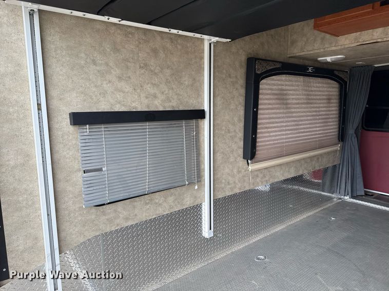 image for item DZ8687 2009 Keystone Fuzion 39309 camper