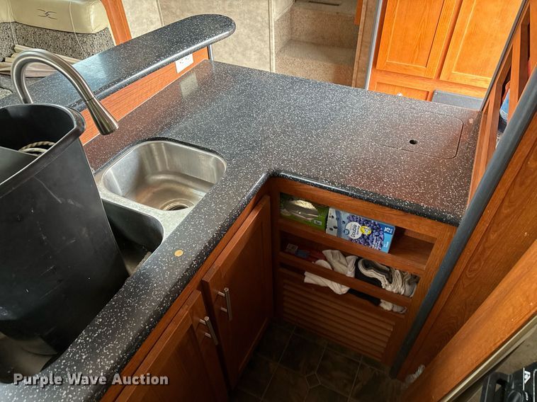 image for item DZ8687 2009 Keystone Fuzion 39309 camper