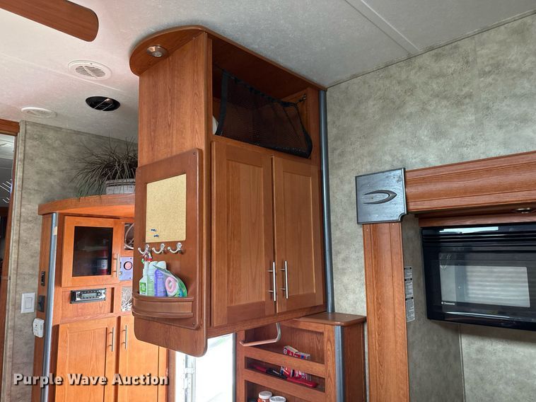 image for item DZ8687 2009 Keystone Fuzion 39309 camper