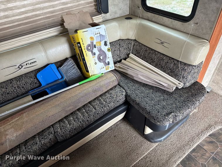 image for item DZ8687 2009 Keystone Fuzion 39309 camper