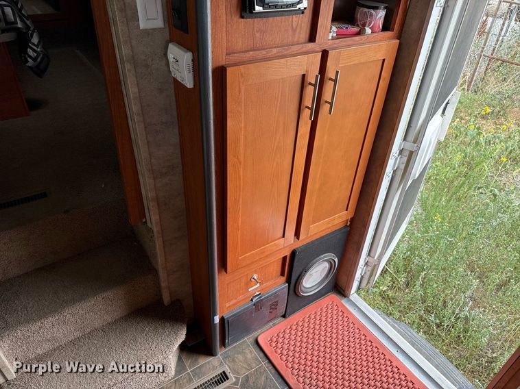 image for item DZ8687 2009 Keystone Fuzion 39309 camper