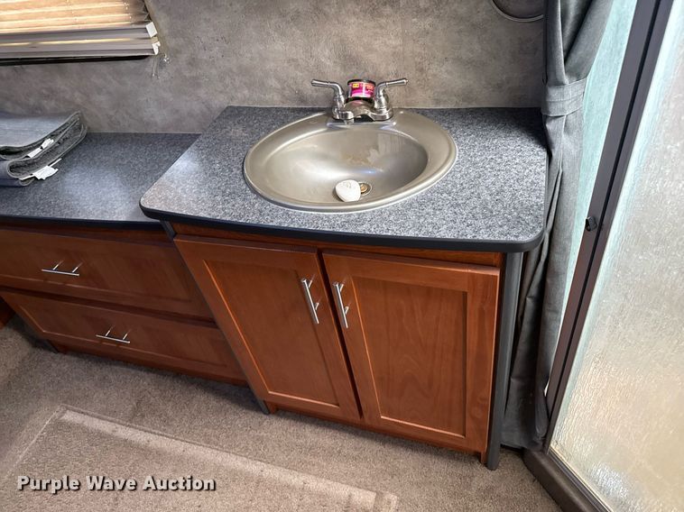 image for item DZ8687 2009 Keystone Fuzion 39309 camper