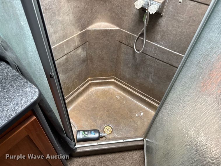 image for item DZ8687 2009 Keystone Fuzion 39309 camper