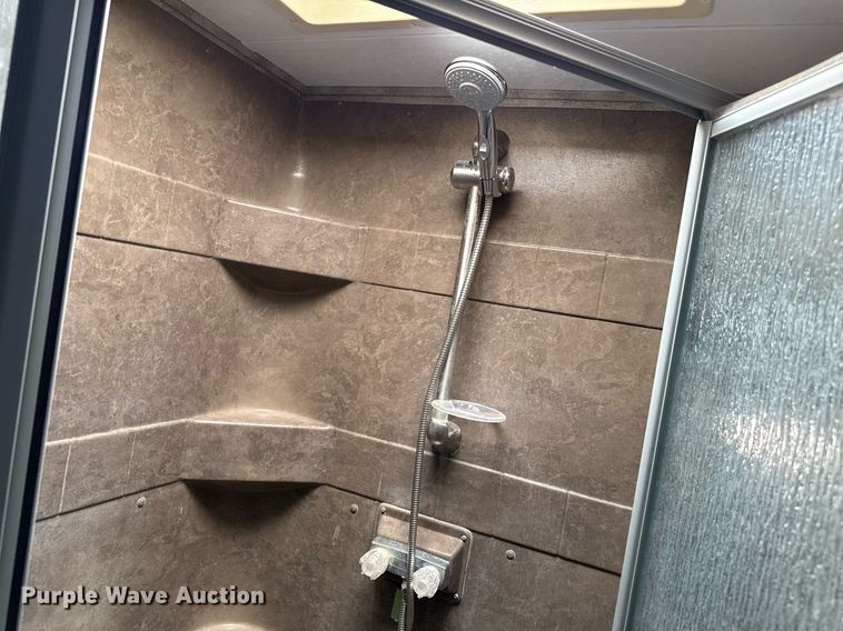 image for item DZ8687 2009 Keystone Fuzion 39309 camper