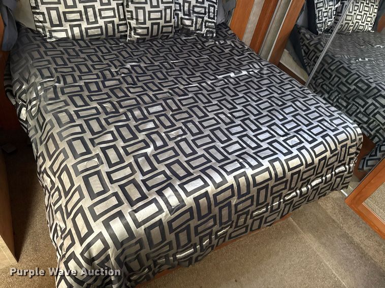 image for item DZ8687 2009 Keystone Fuzion 39309 camper