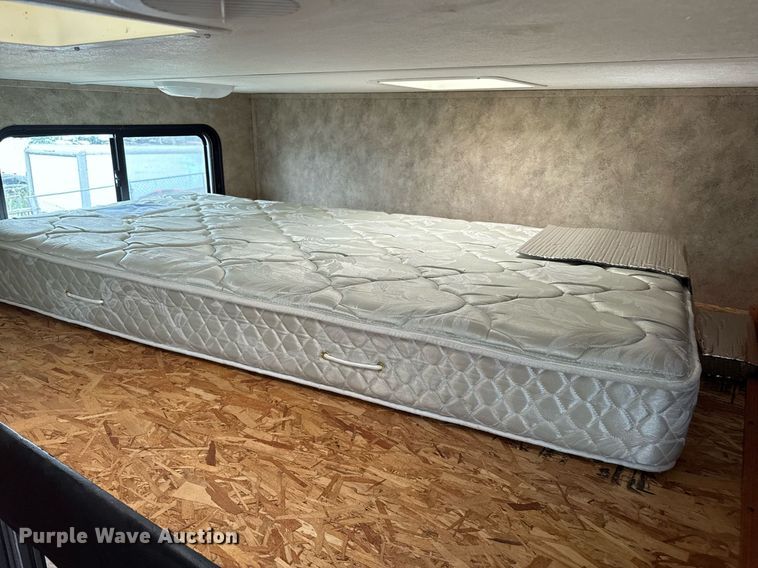 image for item DZ8687 2009 Keystone Fuzion 39309 camper