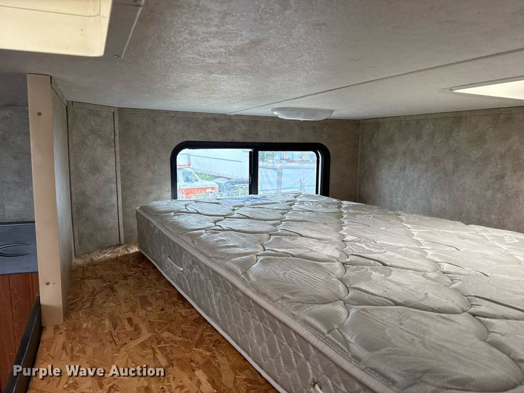 image for item DZ8687 2009 Keystone Fuzion 39309 camper