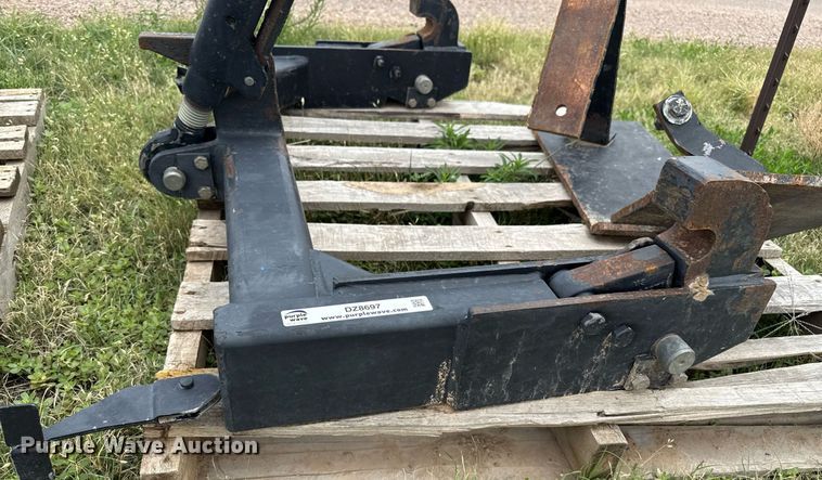 image for item DZ8697 (3) quick attaches