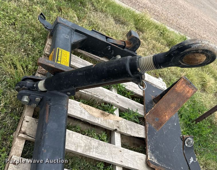 image for item DZ8697 (3) quick attaches