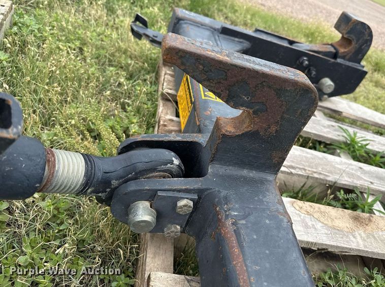 image for item DZ8697 (3) quick attaches