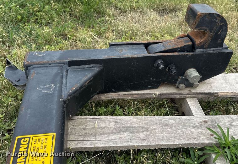 image for item DZ8697 (3) quick attaches