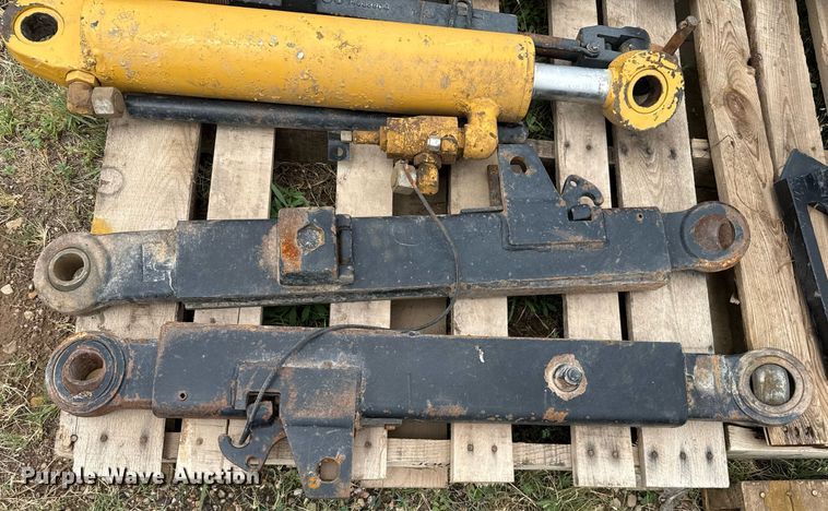 image for item DZ8698 Tractor parts