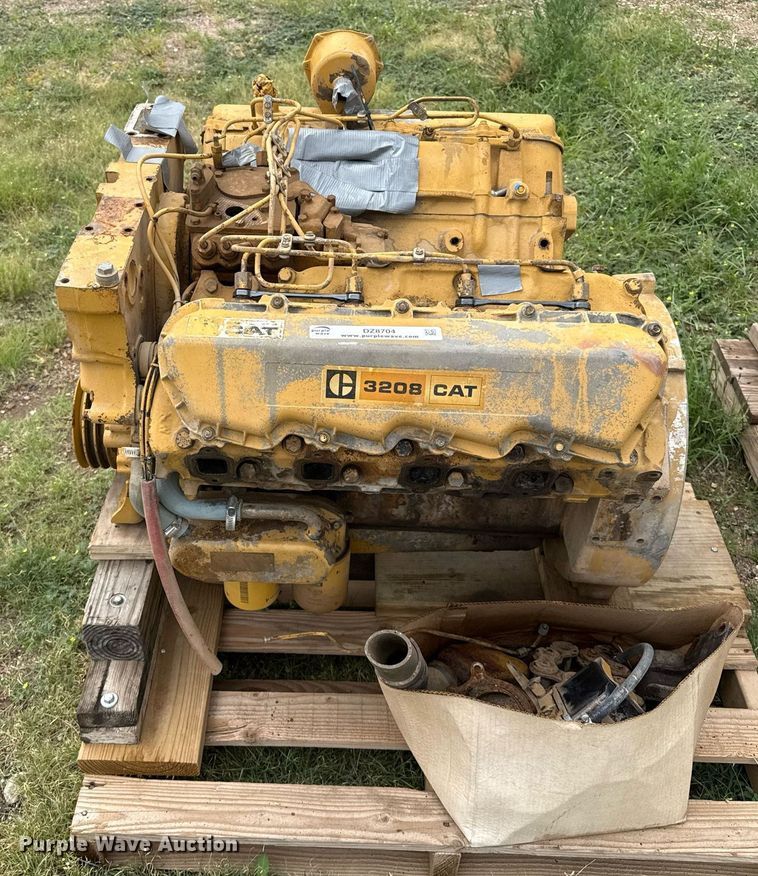 image for item DZ8704 Caterpillar 3208 engine