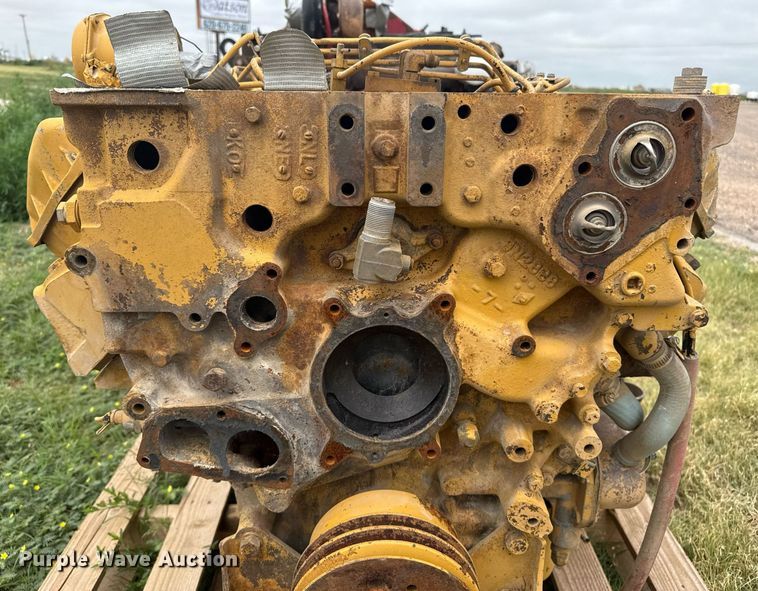 image for item DZ8704 Caterpillar 3208 engine