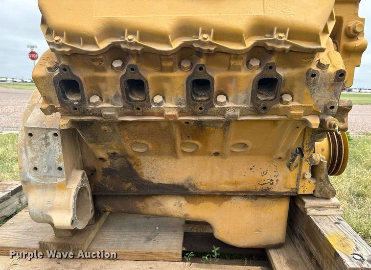 image for item DZ8704 Caterpillar 3208 engine