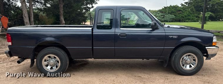 image for item DZ8709 2000 Ford Ranger SuperCab pickup truck