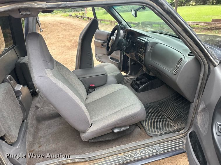 image for item DZ8709 2000 Ford Ranger SuperCab pickup truck